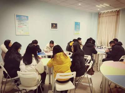 校心理健康教育中心召開疫情防控期間心理健康工作會議